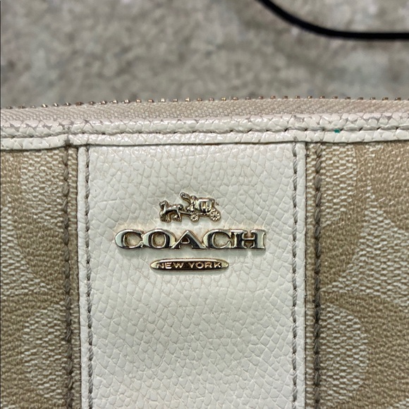 Coach Tan and Cream Signature Wallet - Picture 2 of 8
